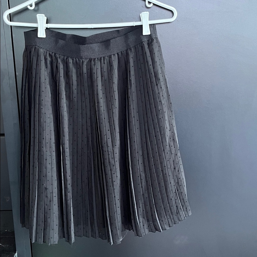 Joe Fresh Pleated Skirt – Size M in Black
